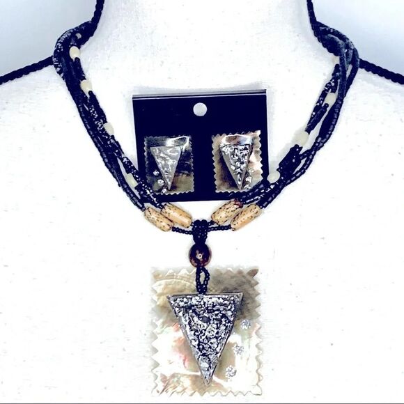 Shell Necklace and Earrings Set NWOT - Picture 1 of 14